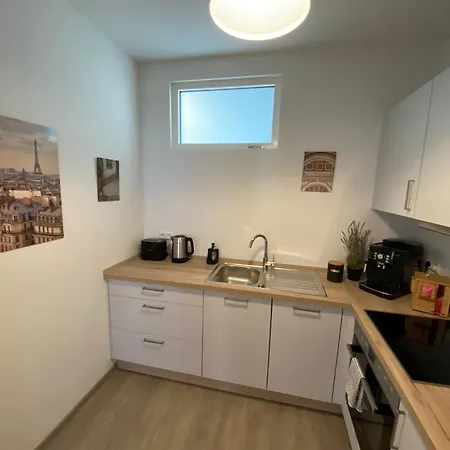 Discovavir - Super Zentral Mit Parkplatz, Kueche, Netflix Und Mehr Appartement