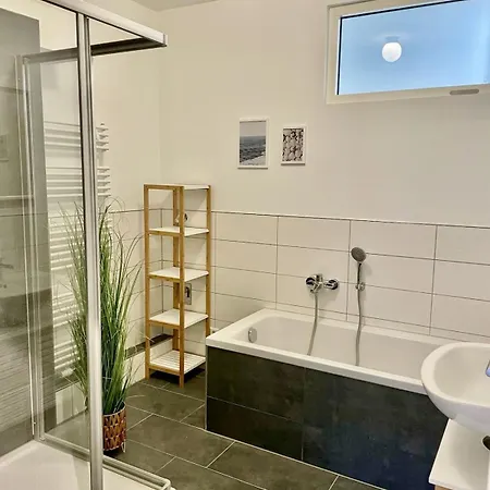 Discovavir - Super Zentral Mit Parkplatz, Kueche, Netflix Und Mehr Appartement Eisenach